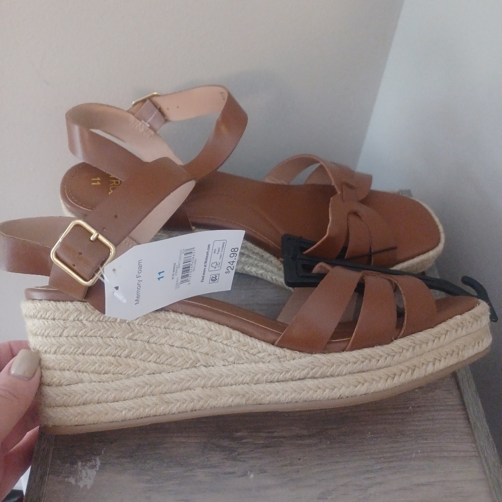Time And Tru Strappy Wedge Sandals Sz 11
